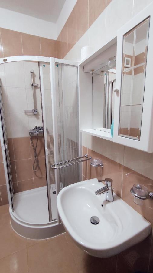 App Oleander Apartman Umag Kültér fotó