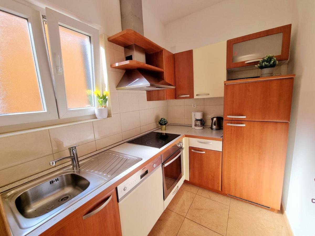 App Oleander Apartman Umag Kültér fotó